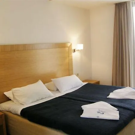 Kritzas Hotel Goúrnes